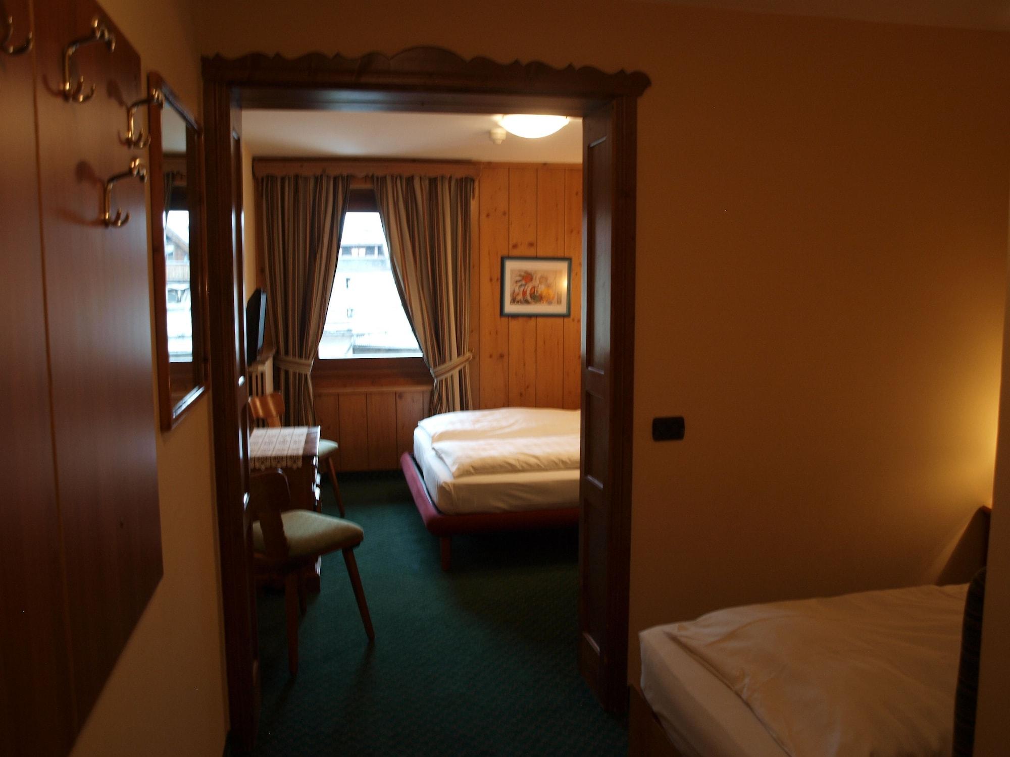 Hotel Alpina 3*