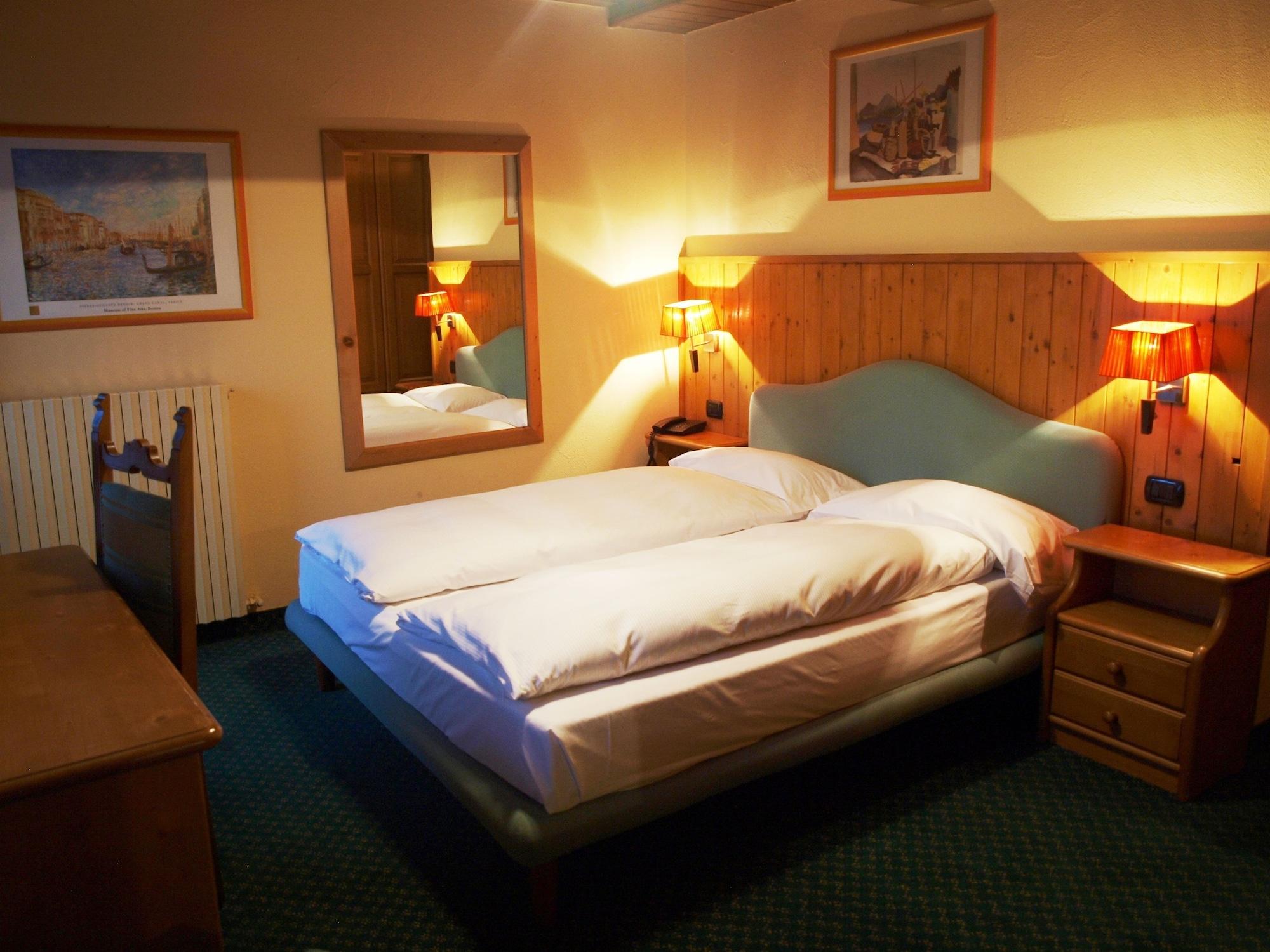 Alpina Hotel 3*